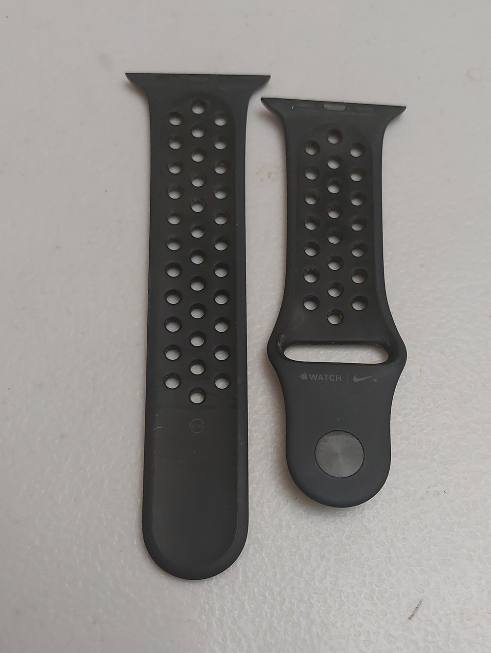 Genuine Apple Nike Black Watch Sport Band 42mm S/M
